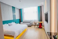 Tanchang Riverside Sunshine Grand Hotel (Binhe East Road) Hotels near Guan'E Gou Scenic Area