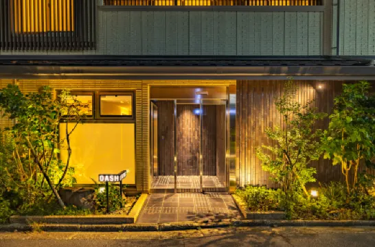 대시 리빙 고조 고조역 주변 호텔