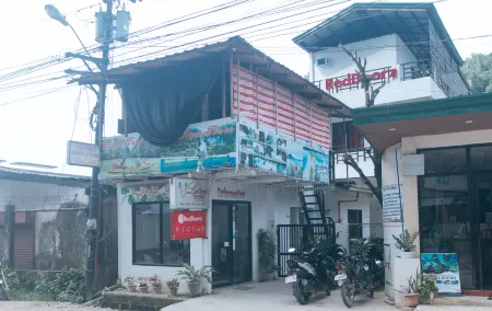 RedDoorz @ Lualhati Garden Cottage El Nido Palawan Отели рядом с достопримечательностью «Парадайс Бич»