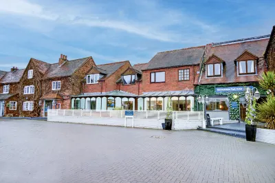 Warwickshire Park Hotel Kenilworth by Belvilla Hotel dekat St Francis Of Assisi R C Church