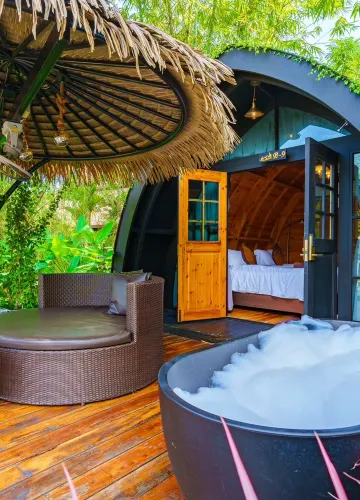 วิลล่าริมทะเลสาบ