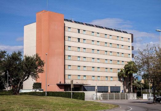 Travelodge Barcelona Cornellà Fira 조식 공간 예상 이미지