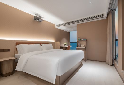 Yujing Holiday Hotel (Yichang Three Gorges Visitor Center Wanda Plaza) Hotel Overview