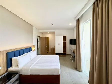 Coast Wise Hotel Dumaguete Отели рядом с достопримечательностью «Sisters of St Paul of Chartres Monument»