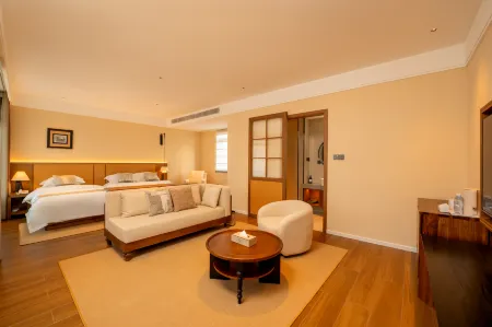 The Heart Courtyard Hotel Отели рядом с достопримечательностью «Old Dragon's Head»