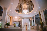 Tan Hanh Hotel - parking