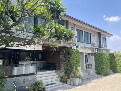 로프트@시마 Krok Takhro Bureau of Monks 주변 호텔