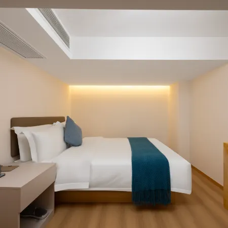 Guangzhou Lingyue Hotel (Canton Fair Transfer Service) Отели рядом с достопримечательностью «Zhongda Wufeng Commercial City»