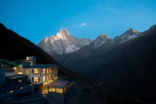 Yueshan Four Seasons Homestay