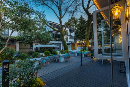 West Lake Roxanne Отели рядом с достопримечательностью «Zhejiang Institute of Mechanical and Electrical Engineering»