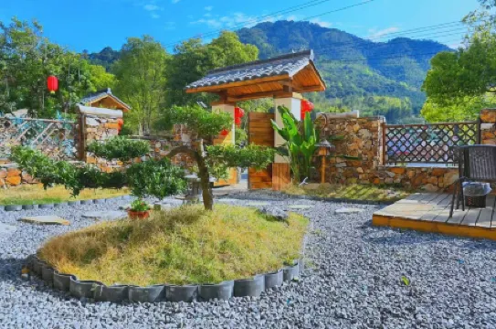 Chongyi Luwan Hot Spring Homestay