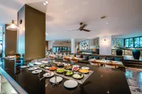 Sawaddi Patong Resort & Spa by Tolani Paradise Complex 주변 호텔