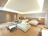 Half mountain Hotel Hotels in Mile City
