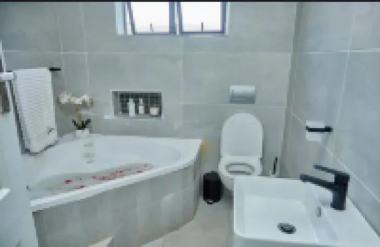 Luxurious Messe Luxe Apartment Near Airport โรงแรมใน