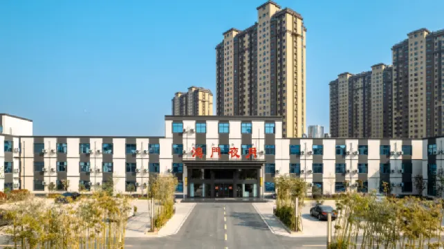 Xinxiang Hongmen Yeyue Hotel (University Town)