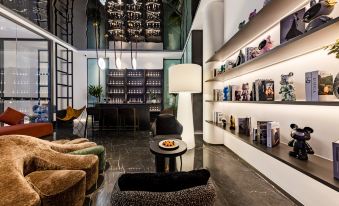 DO A LAND v Hotel Dehong Mangshi Airport Branch