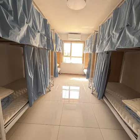 Migratory Hostel 투루판 호텔