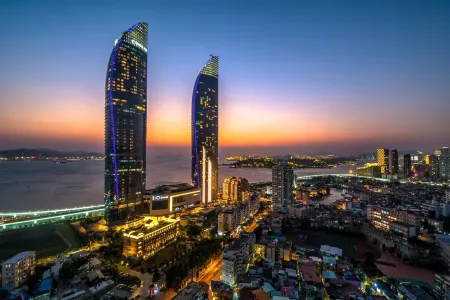 Qinghaiwan Sea View Apartment (Xiamen University Shimao Twin Towers Branch) Отели рядом с достопримечательностью «Yanwu Bridge Observation Deck»