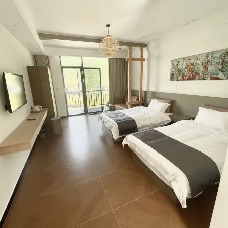 Happiness Mountain Courtyard