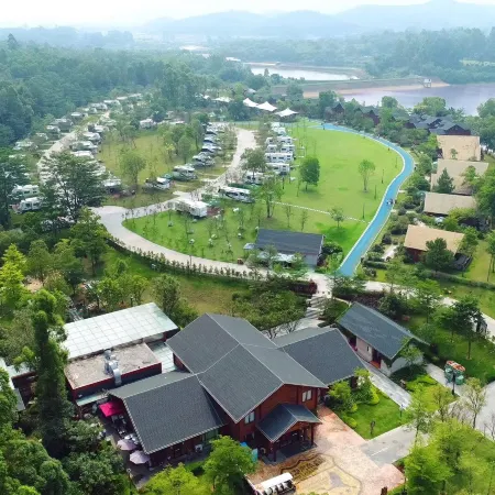 Midea Egret Lake Car Theme Hotel