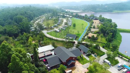 Midea Egret Lake Car Theme Hotel