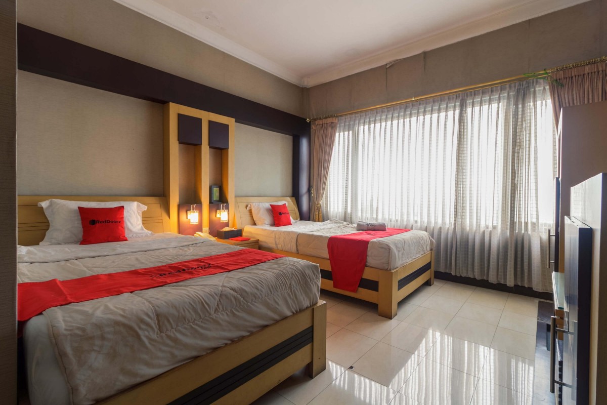 RedDoorz Syariah @ Cipanas Hotels in Cipanas