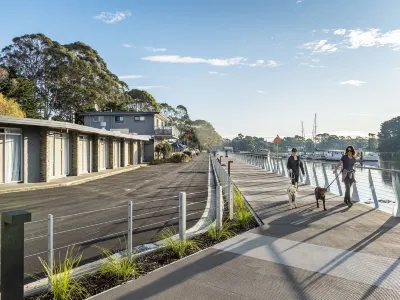 The Waterfront Wynyard Hotels in Boat Harbour