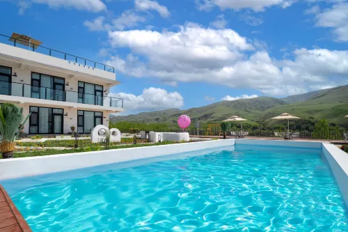 Cloudscape Realm · Cloud Aesthetics | Grassland Panoramic Mountain Lodge (Nalati Scenic Area) - Romantisk