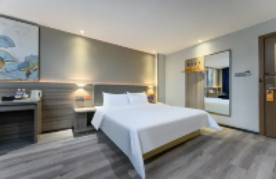7 Days Premium Hotel (Xingyi Pingdong Avenue)