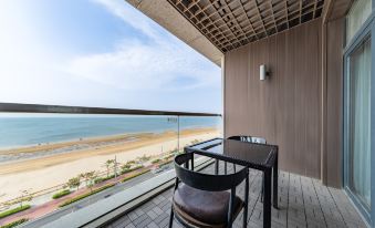 Zhenhai Seaside Hotel(Golden Beach Bathing Beach)