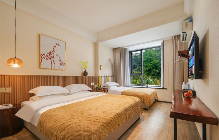 Jinchengjiang Guiyi Homestay Hotel (Hechi Vocational Education Center School)