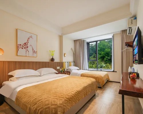 Jinchengjiang Guiyi Homestay Hotel (Hechi Vocational Education Center School) Hotels in Hechi