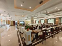 雲創ガーデンホテル（奇台古城商店街）