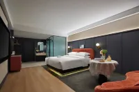 Divine Opera: The Ultimate Grand Hotel - ที่มีที่จอดรถ