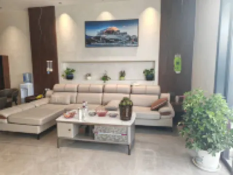 飛来ビジネスホテル（徳欽飛来寺景区）