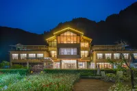 Songpan Minshan Licheng Hotel Hotels near Huanglong Scenic Area Xishen Cave Viewing Platform