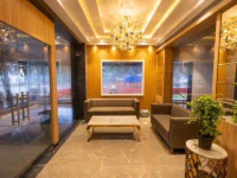 Shera Hotels & Banquets テインのホテル