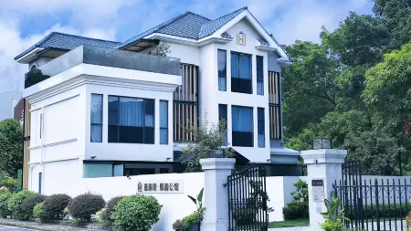 Manhaosi Xiyuan Mansion (Conghua Hot Spring Tourist Area) Отели рядом с достопримечательностью «Fengyunling Forest Park»