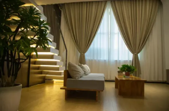 螢燈溪舍民宿（鐘鼓樓河西學院店） 住宿飯店