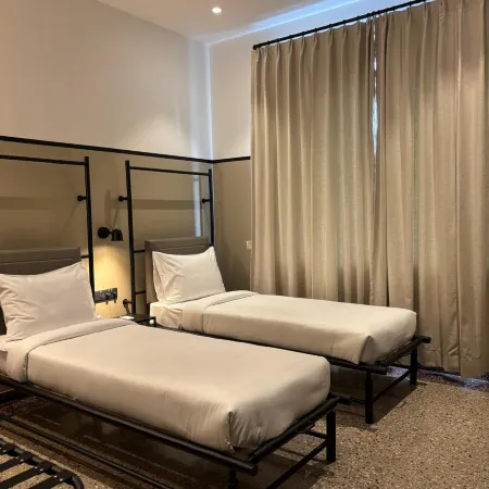 Wellesley Hotel