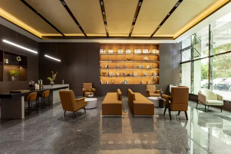 Changchun Spring Hotel (People's Square Changchun Railway Station Branch) Отели рядом с достопримечательностью «Jilin Teachers' Institute of Engineering & Technology (Kaixuan Road)»