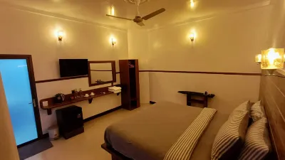 Luk inn at Huraa فنادق في 