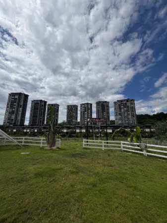 Joyful B&B Отели рядом с достопримечательностью «Xiaohuang Mountain Scenic Area»