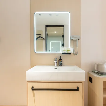 Hi Inn (Langfang Railway Station Wanda Plaza)