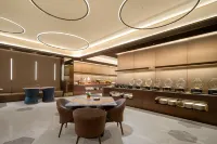 Qingdao 54 square Vientiane city orange Crystal hotel