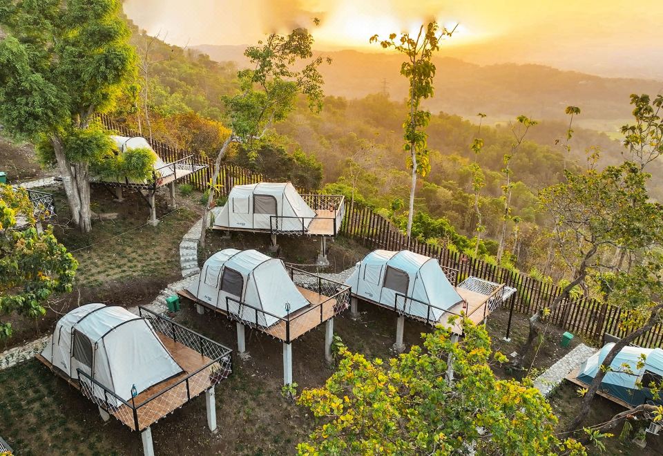 HeHa Sky Camping의 캠핑 텐트 전경