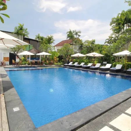 Sagara Villas and Suites Sanur by Ahm Отели рядом с достопримечательностью «Пляж Санур»
