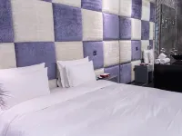 ALL-UR Boutique Motel Kaohsiung Branch Hôtels à proximité de : Station de métro Dadong