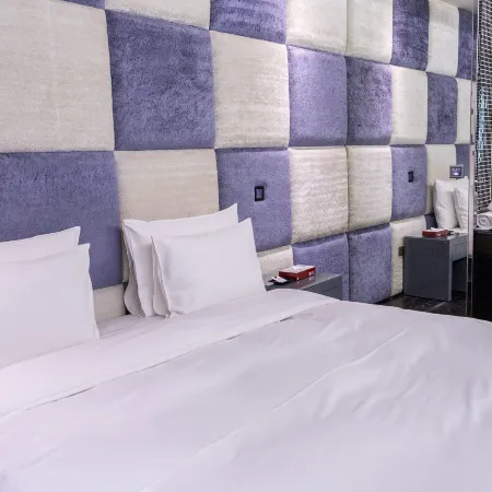 ALL-UR Boutique Motel Kaohsiung Branch Отели рядом с достопримечательностью «НКНУ - Хэпин Кампус»