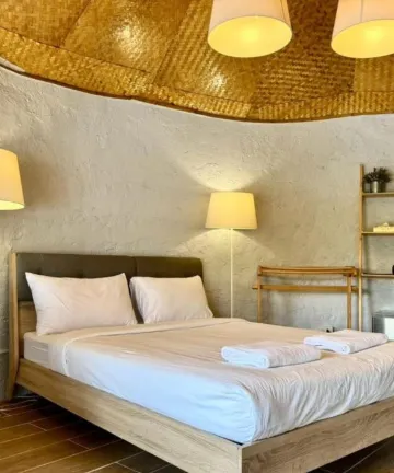 Superior Red Cottage - บ้านดิน